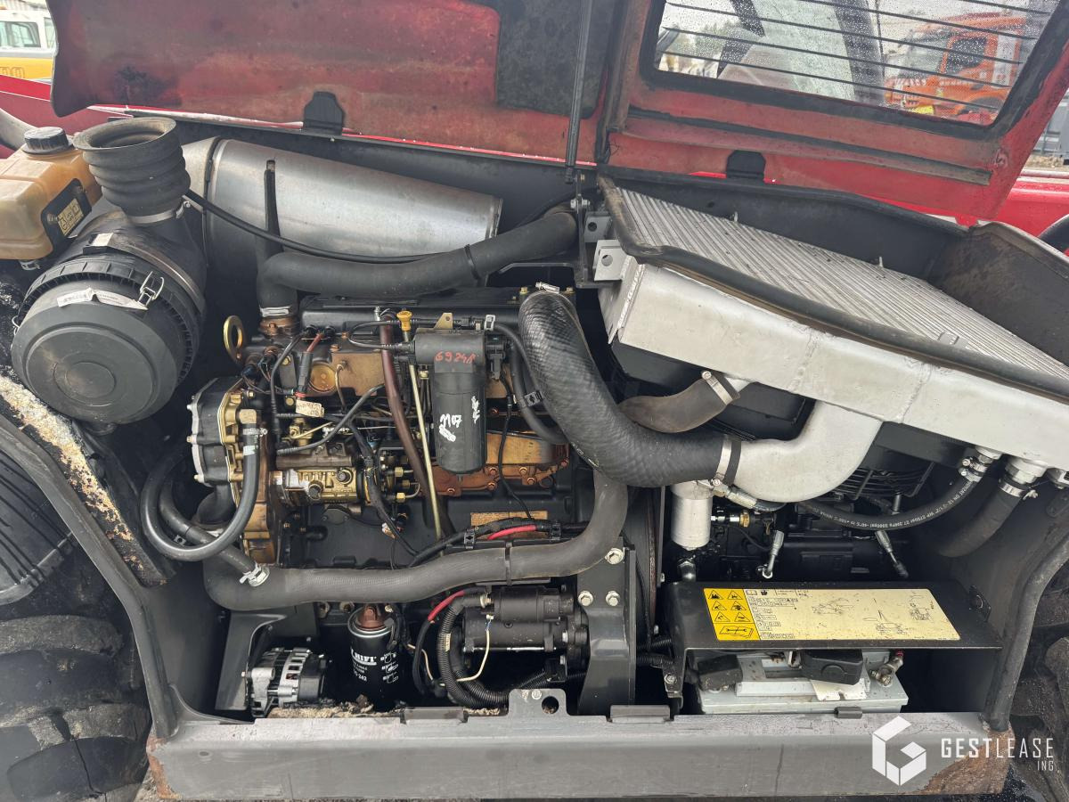 MASSEY FERGUSON 9407 - Tolóoszlopos targoncá: 5 kép. MASSEY FERGUSON 9407 - Tolóoszlopos targoncá: 5 kép.