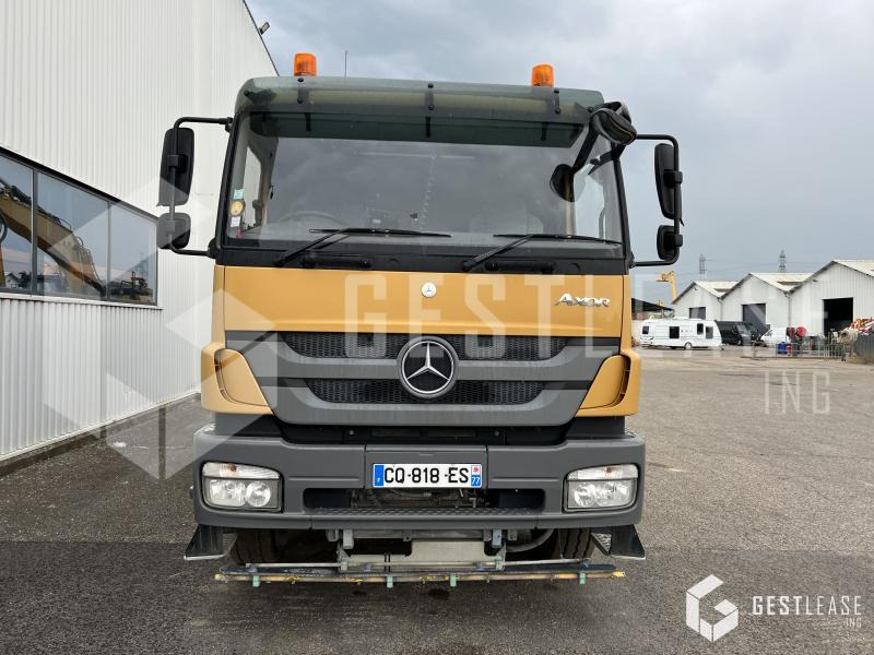 Mercedes AXOR 1833 - Utcaseprő gép: 5 kép. Mercedes AXOR 1833 - Utcaseprő gép: 5 kép.