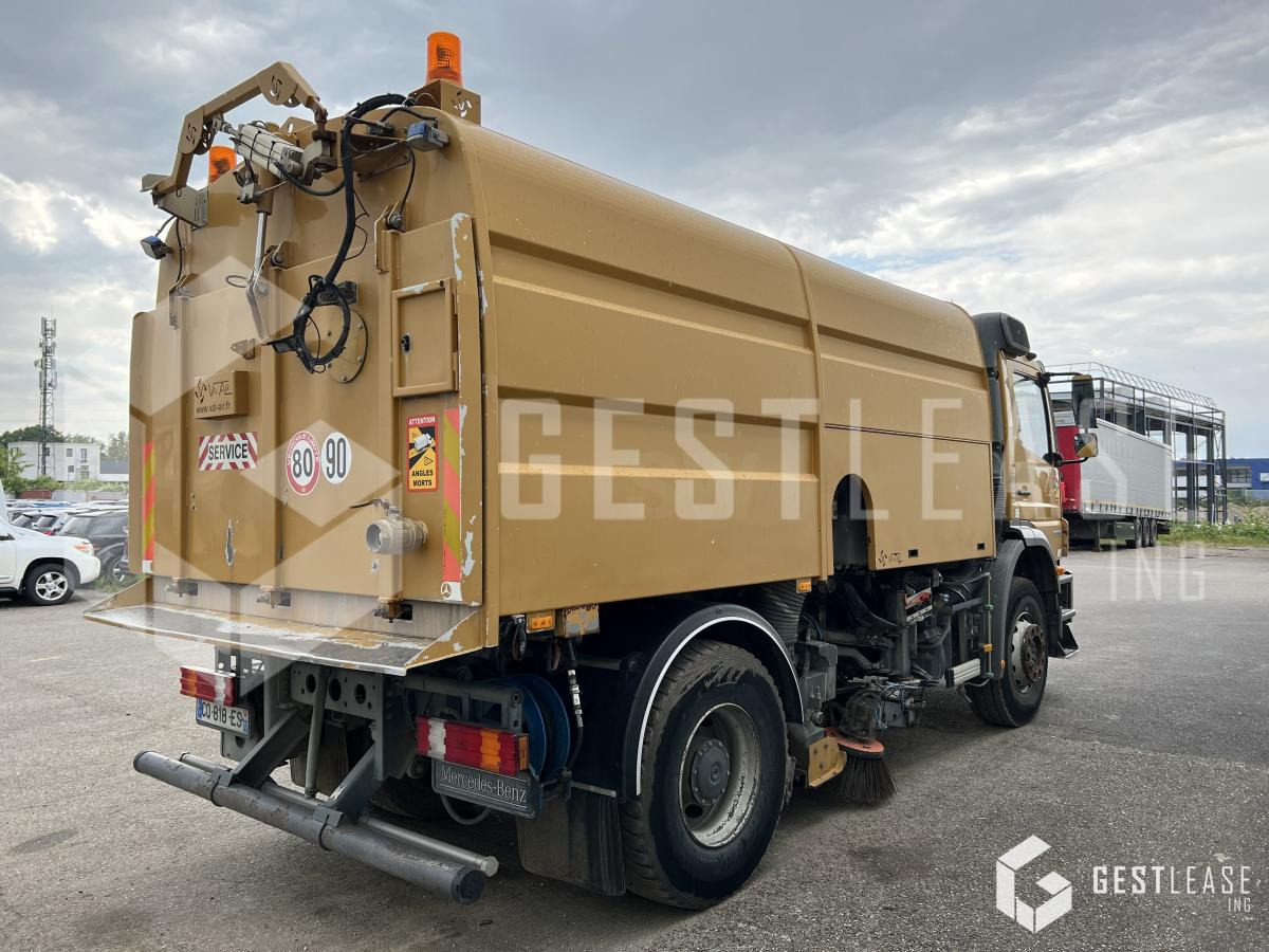 Mercedes AXOR 1833 - Utcaseprő gép: 3 kép. Mercedes AXOR 1833 - Utcaseprő gép: 3 kép.