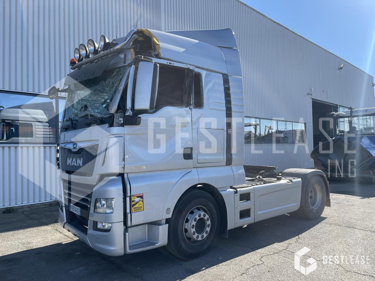 MAN TGX 18.500 - Nyergesvontató: 1 kép. MAN TGX 18.500 - Nyergesvontató: 1 kép.