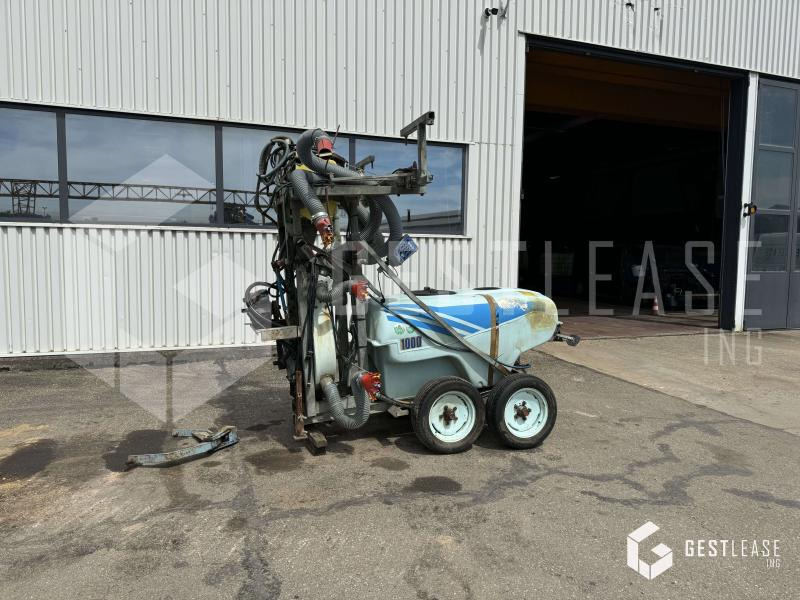 PULVERISATION T1000 - Vontatott permetezők: 1 kép. PULVERISATION T1000 - Vontatott permetezők: 1 kép.