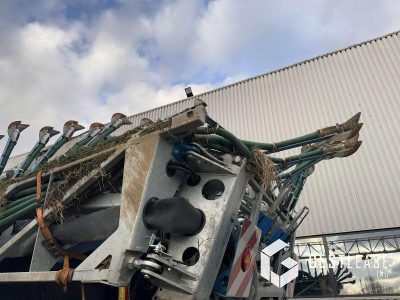 Szippantó tartálykocsi Pichon SV20R: 15 kép.