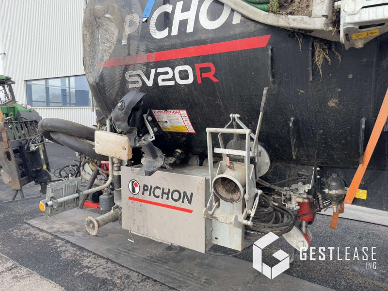Szippantó tartálykocsi Pichon SV20R: 19 kép.