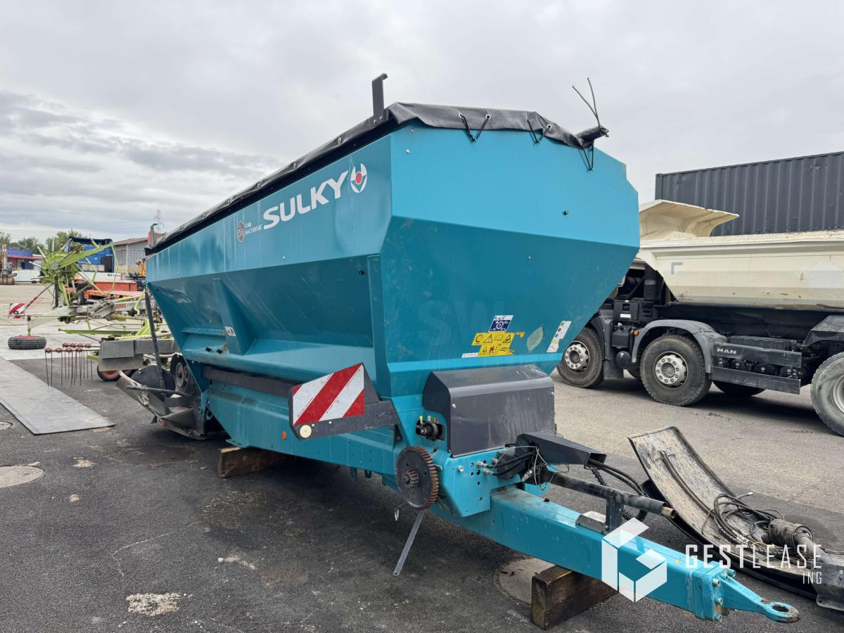 Sulky XT 130 - Műtrágyaszóró: 4 kép. Sulky XT 130 - Műtrágyaszóró: 4 kép.