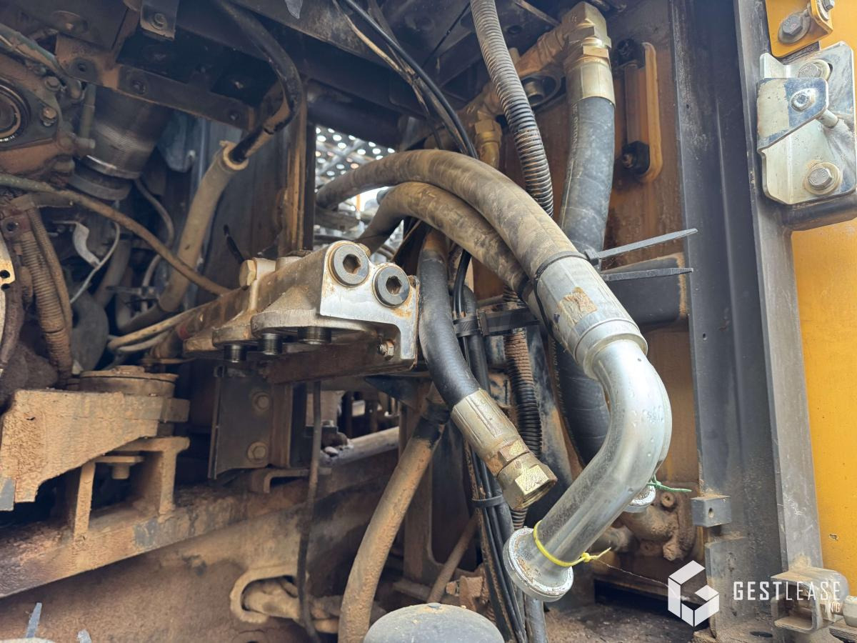 Lánctalpas kotró Volvo EC 480 EL: 14 kép. Lánctalpas kotró Volvo EC 480 EL: 14 kép.