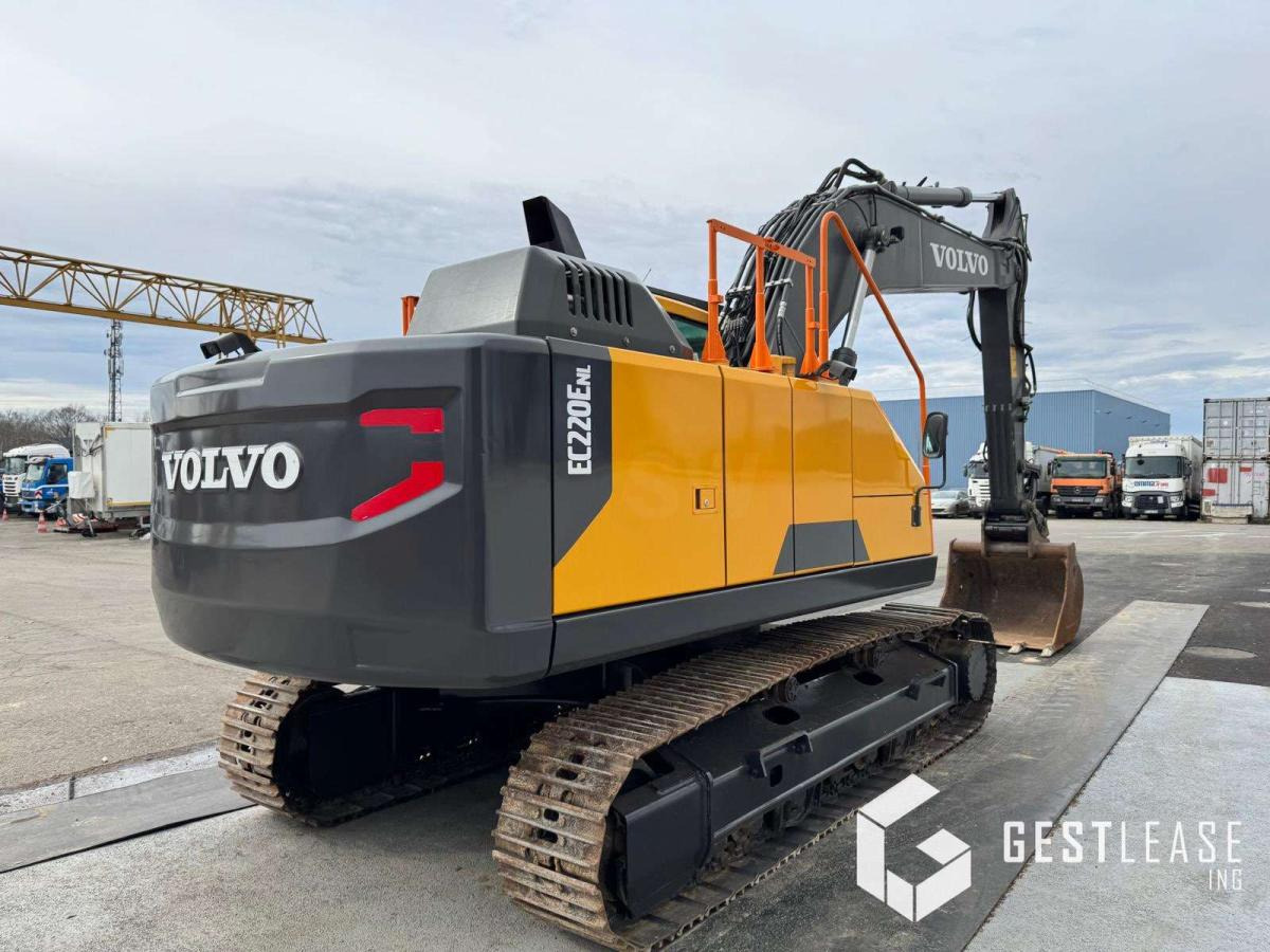 Volvo EC220 ENL - Lánctalpas kotró: 3 kép. Volvo EC220 ENL - Lánctalpas kotró: 3 kép.