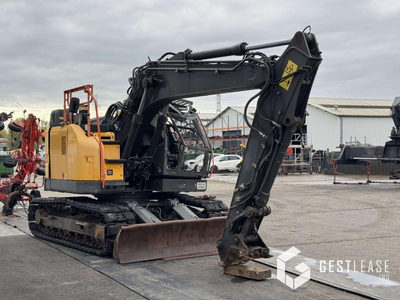 Volvo ECR145 EL - Lánctalpas kotró: 4 kép. Volvo ECR145 EL - Lánctalpas kotró: 4 kép.