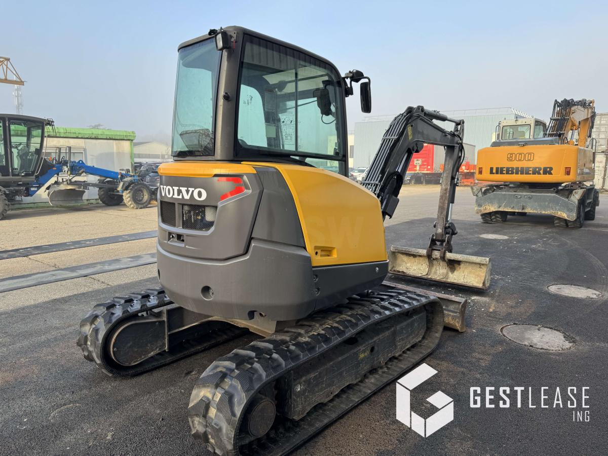 Volvo ECR50D - Minikotró: 3 kép. Volvo ECR50D - Minikotró: 3 kép.