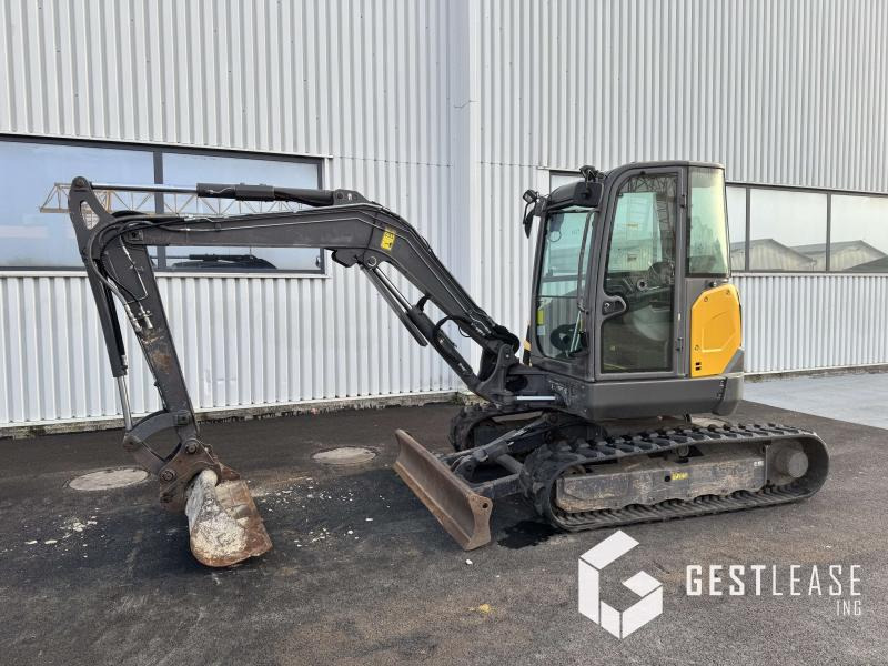 Volvo ECR50D - Minikotró: 1 kép. Volvo ECR50D - Minikotró: 1 kép.