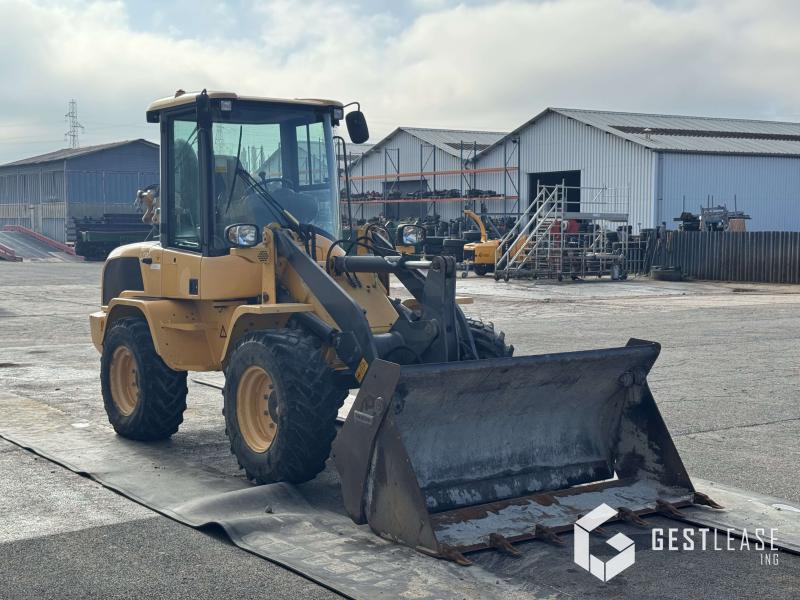 Volvo L30G - Gumikerekes homlokrakodó: 4 kép. Volvo L30G - Gumikerekes homlokrakodó: 4 kép.