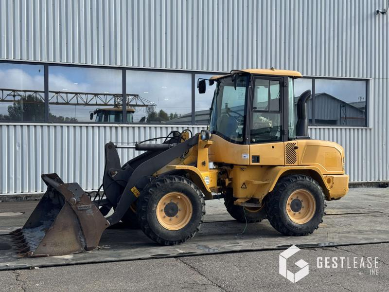 Volvo L30G - Gumikerekes homlokrakodó: 1 kép. Volvo L30G - Gumikerekes homlokrakodó: 1 kép.