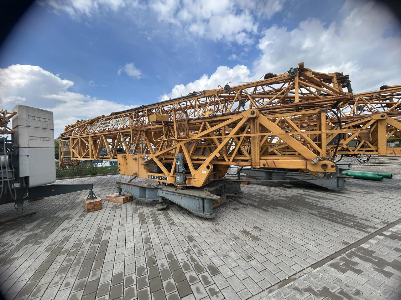 Liebherr 71k - Toronydaru: 3 kép. Liebherr 71k - Toronydaru: 3 kép.