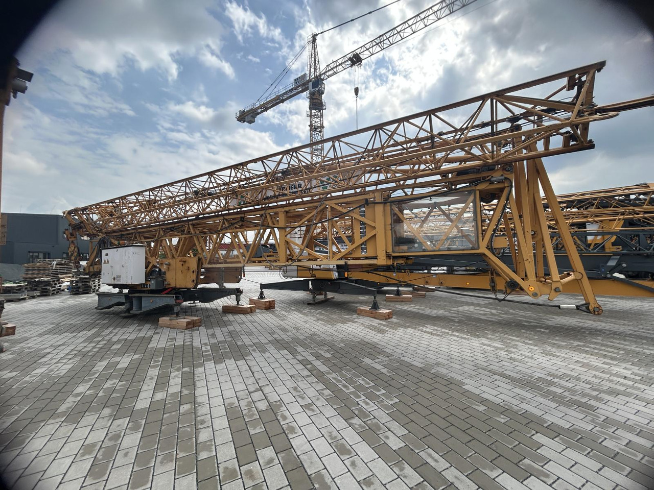 Liebherr 71k - Toronydaru: 1 kép. Liebherr 71k - Toronydaru: 1 kép.