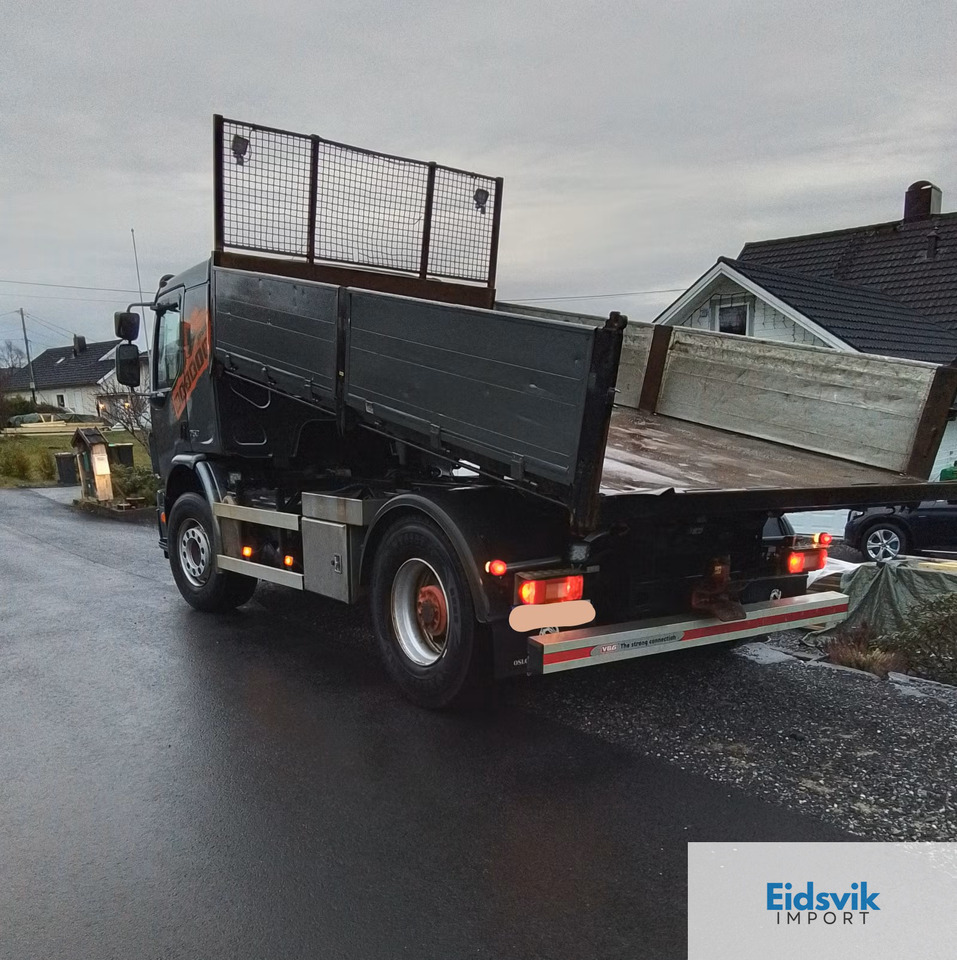 VOLVO EF 340 - Billenőplatós teherautó: 2 kép. VOLVO EF 340 - Billenőplatós teherautó: 2 kép.