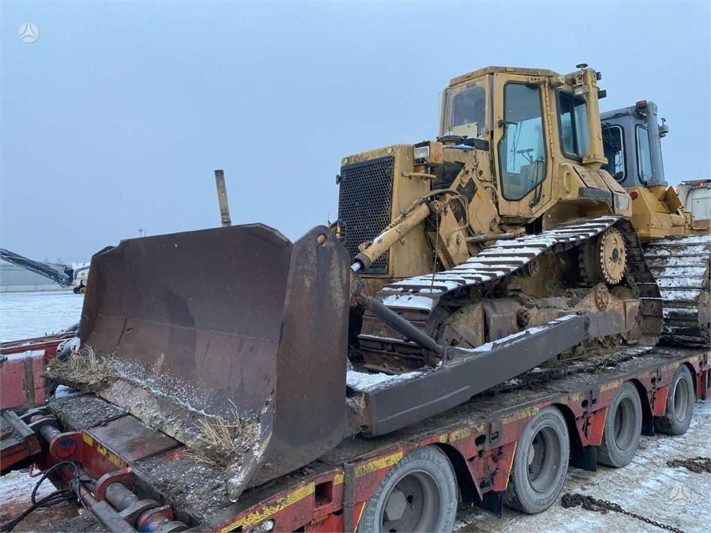 CAT D5H XL FOR SPARE PARTS - Buldózer: 3 kép. CAT D5H XL FOR SPARE PARTS - Buldózer: 3 kép.