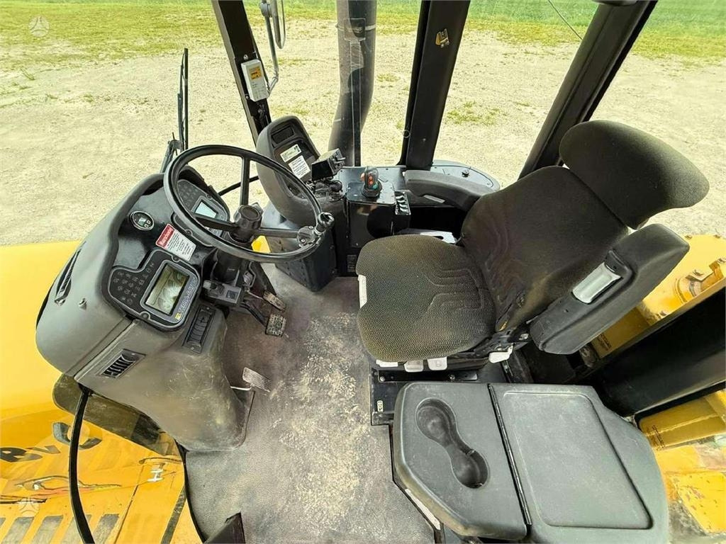 Csuklós dömper CAT TerraGator 2104 CE&EPA: 17 kép. Csuklós dömper CAT TerraGator 2104 CE&EPA: 17 kép.