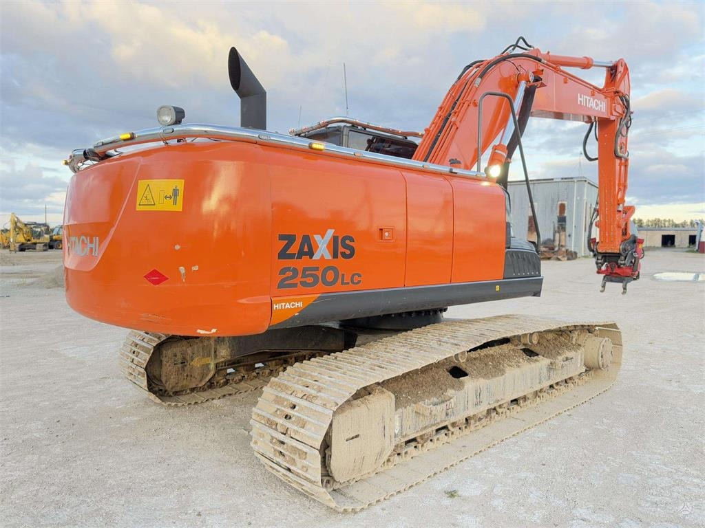 Hitachi ZX 250 LC-5B ROTOTILT TOP COND - Lánctalpas kotró: 4 kép. Hitachi ZX 250 LC-5B ROTOTILT TOP COND - Lánctalpas kotró: 4 kép.