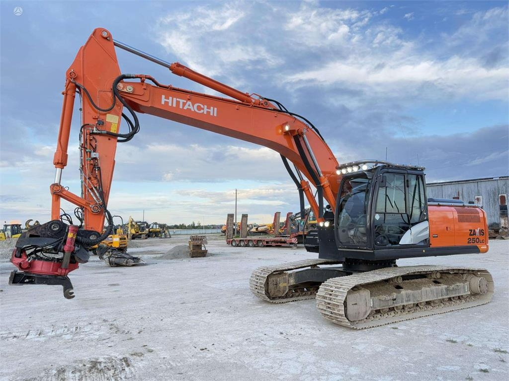 Hitachi ZX 250 LC-5B ROTOTILT TOP COND - Lánctalpas kotró: 1 kép. Hitachi ZX 250 LC-5B ROTOTILT TOP COND - Lánctalpas kotró: 1 kép.