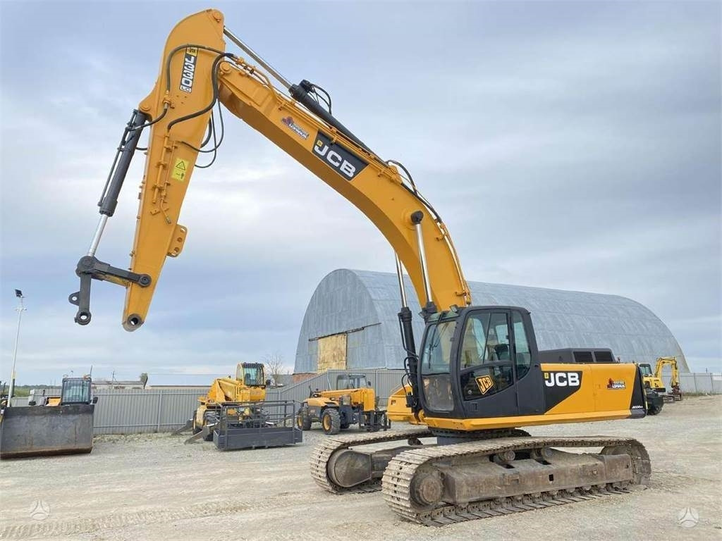 JCB JS 330 LC , ISUZU MANUAL PUMP - Lánctalpas kotró: 2 kép. JCB JS 330 LC , ISUZU MANUAL PUMP - Lánctalpas kotró: 2 kép.