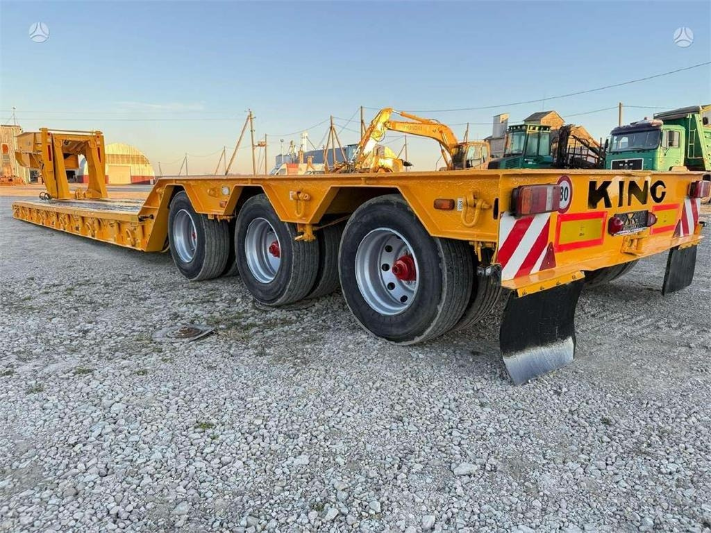King GTL 83/34 lowbed - Félpótkocsi mélybölcsős: 3 kép. King GTL 83/34 lowbed - Félpótkocsi mélybölcsős: 3 kép.