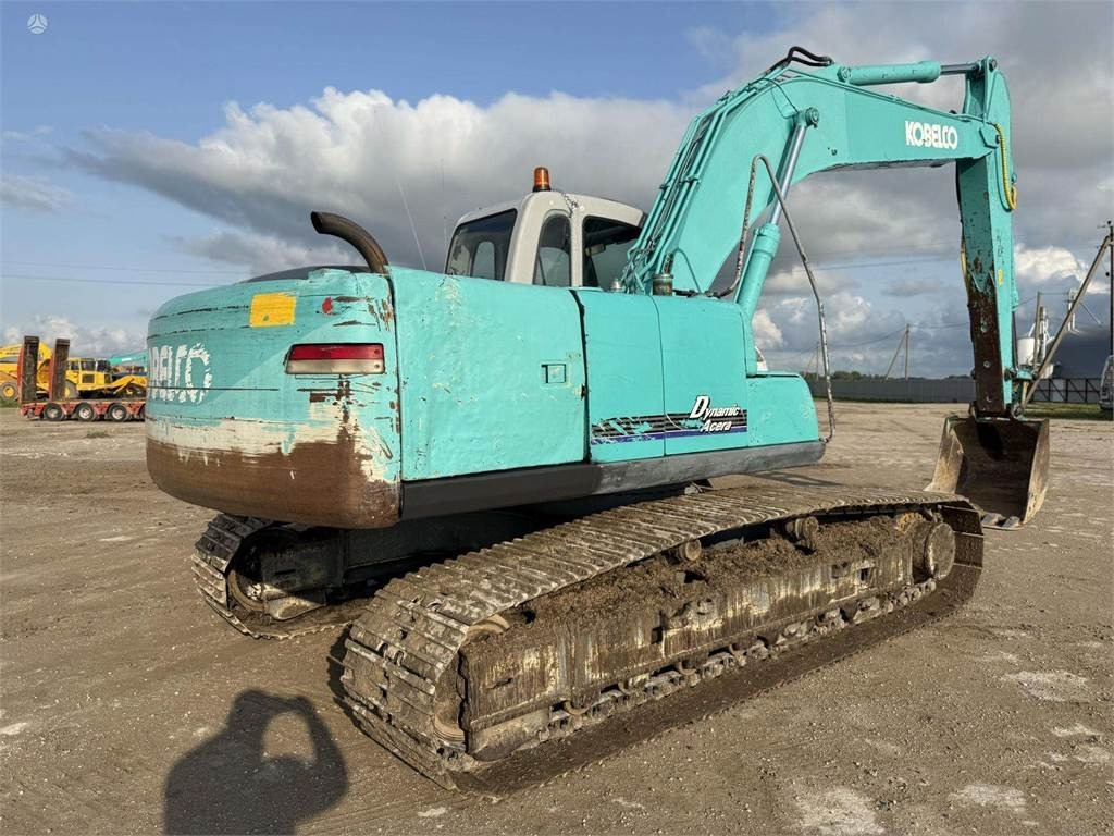 Kobelco SK 210'LC-6 - Lánctalpas kotró: 4 kép. Kobelco SK 210'LC-6 - Lánctalpas kotró: 4 kép.