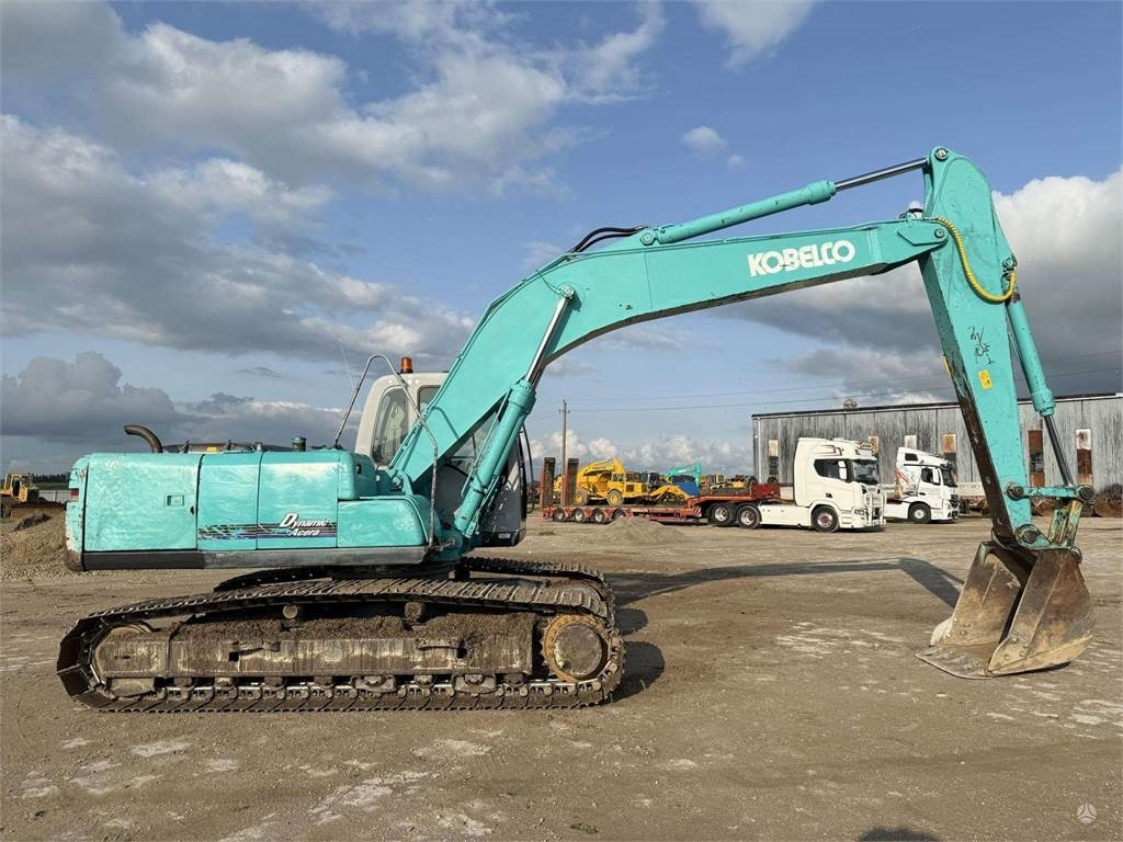 Kobelco SK 210'LC-6 - Lánctalpas kotró: 5 kép. Kobelco SK 210'LC-6 - Lánctalpas kotró: 5 kép.