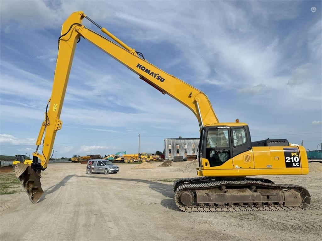 Komatsu PC 210 LC-7 LONGREACH  - Lánctalpas kotró: 2 kép. Komatsu PC 210 LC-7 LONGREACH  - Lánctalpas kotró: 2 kép.