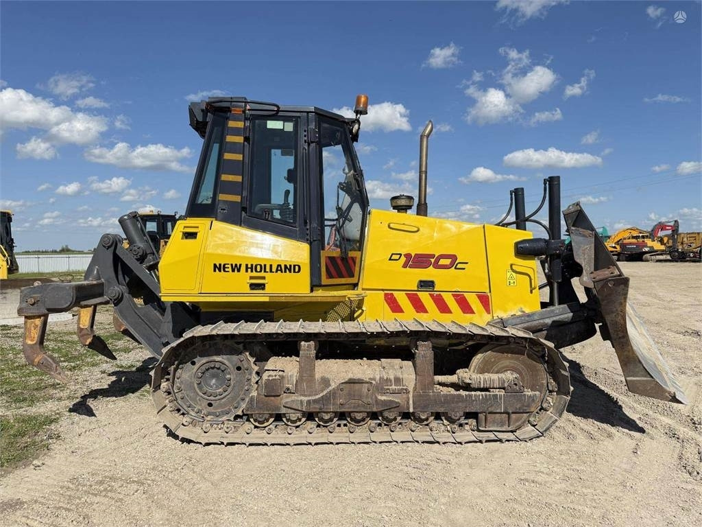 New Holland D150C Ripper - Buldózer: 5 kép. New Holland D150C Ripper - Buldózer: 5 kép.