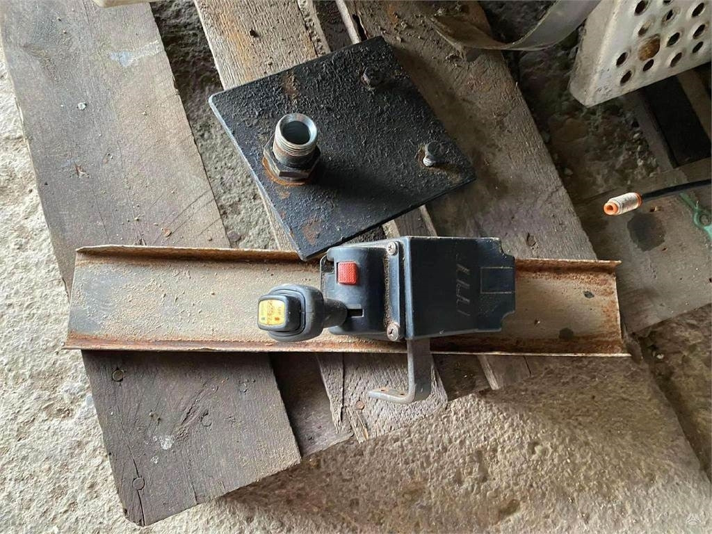 Scania R HIDRAULIKOS KOMPLEKTAS mecha - Alvaz teherautó: 5 kép. Scania R HIDRAULIKOS KOMPLEKTAS mecha - Alvaz teherautó: 5 kép.