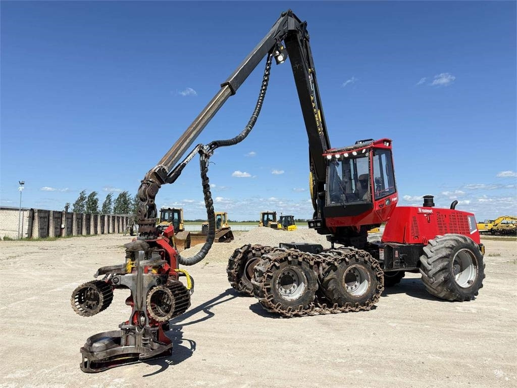 Valmet 901 TX , SP561LF - Fakitermelő gép: 2 kép. Valmet 901 TX , SP561LF - Fakitermelő gép: 2 kép.