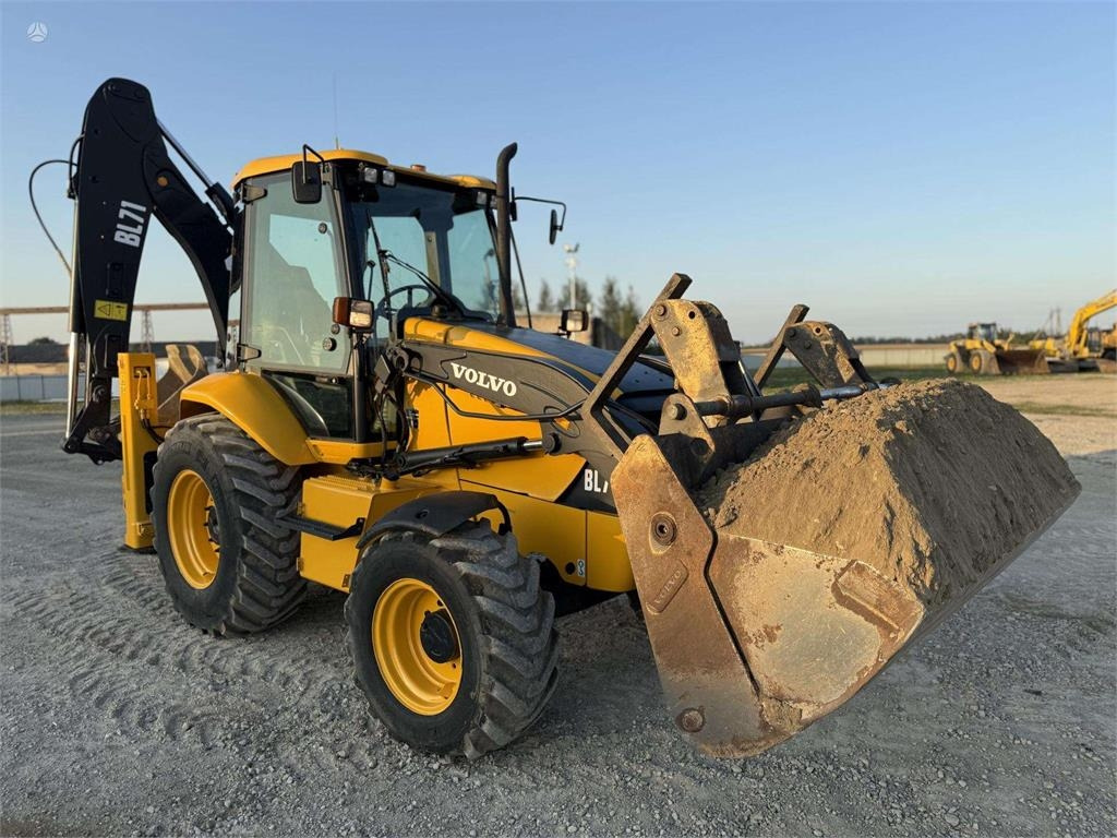 Volvo BL 71 - Kotrórakodó: 1 kép. Volvo BL 71 - Kotrórakodó: 1 kép.