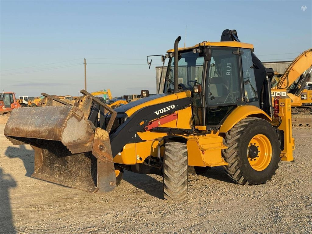 Volvo BL 71 - Kotrórakodó: 3 kép. Volvo BL 71 - Kotrórakodó: 3 kép.