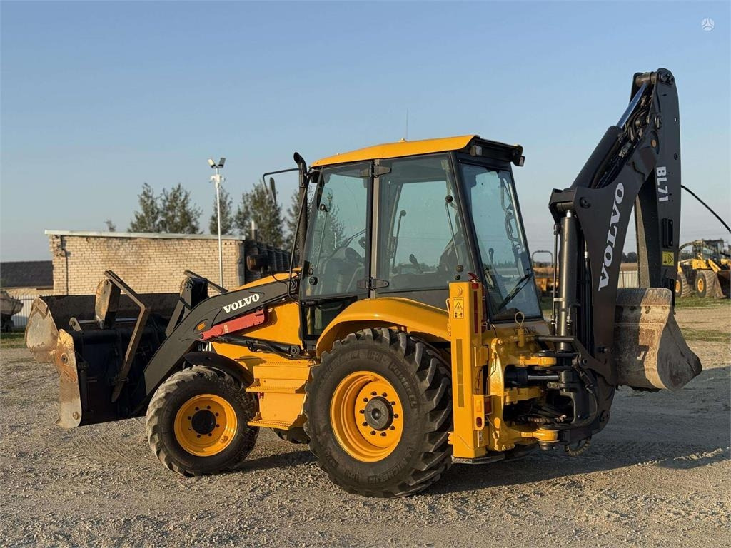 Volvo BL 71 - Kotrórakodó: 5 kép. Volvo BL 71 - Kotrórakodó: 5 kép.