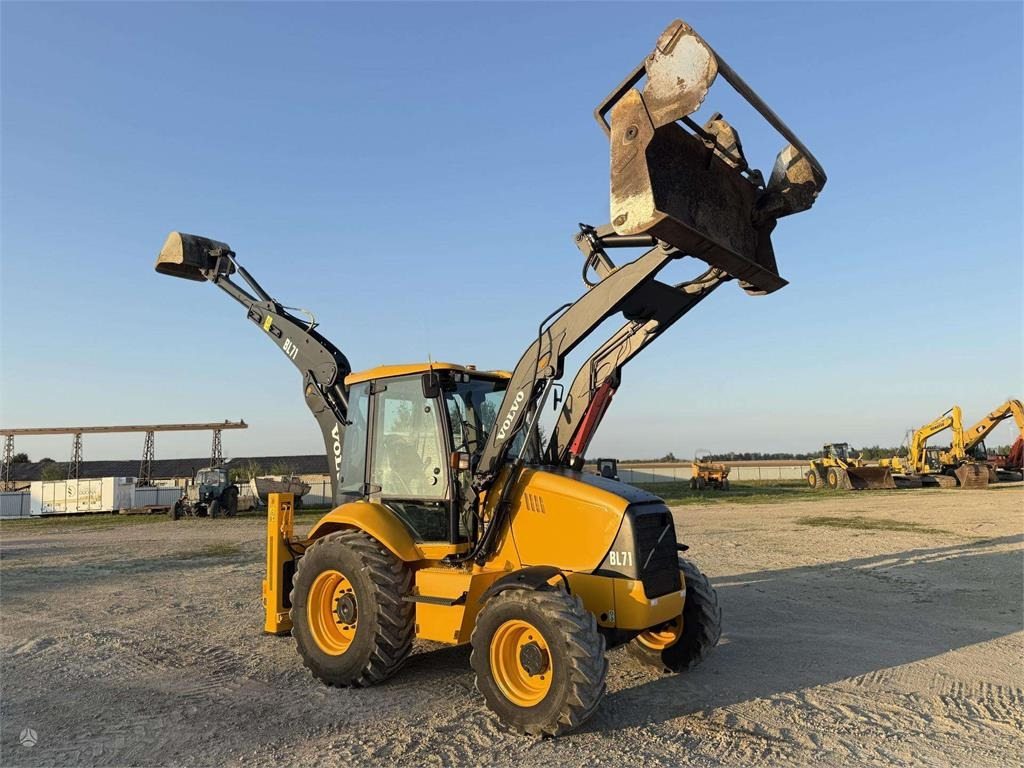 Volvo BL 71 - Kotrórakodó: 2 kép. Volvo BL 71 - Kotrórakodó: 2 kép.