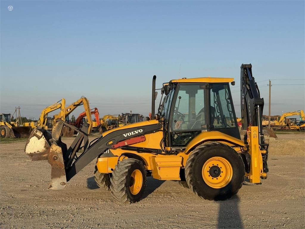 Volvo BL 71 - Kotrórakodó: 4 kép. Volvo BL 71 - Kotrórakodó: 4 kép.