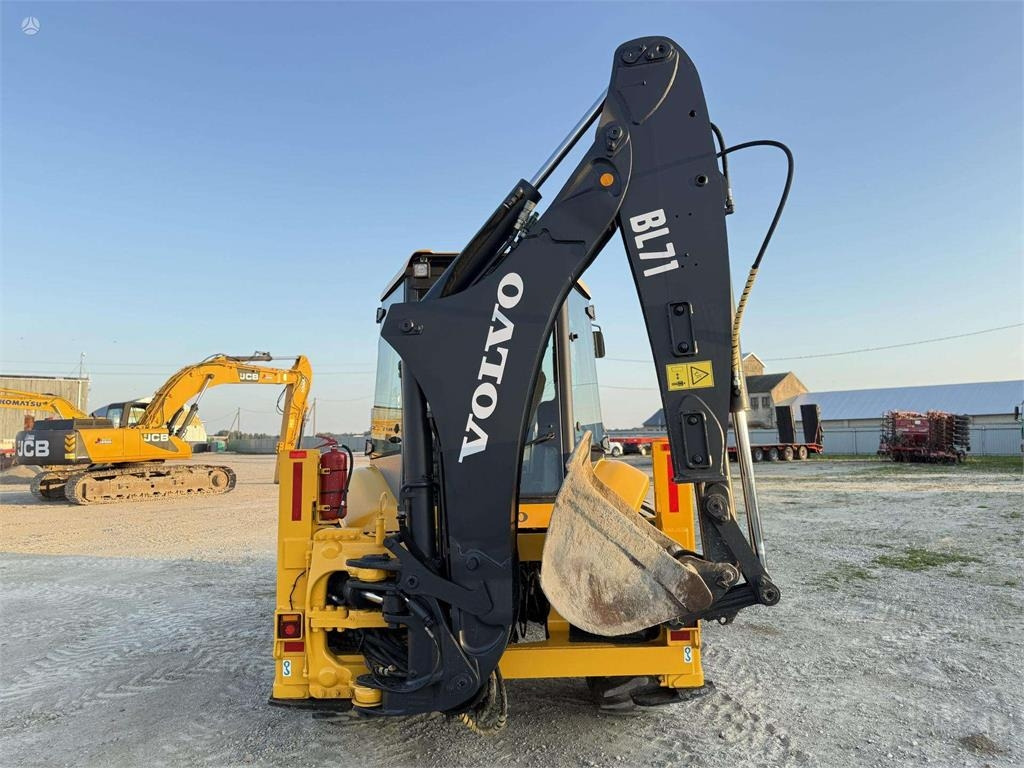 Kotrórakodó Volvo BL 71: 6 kép. Kotrórakodó Volvo BL 71: 6 kép.