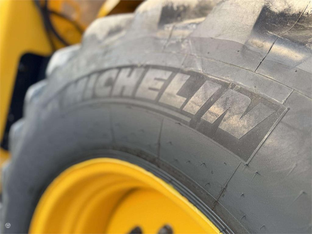 Kotrórakodó Volvo BL 71: 21 kép. Kotrórakodó Volvo BL 71: 21 kép.