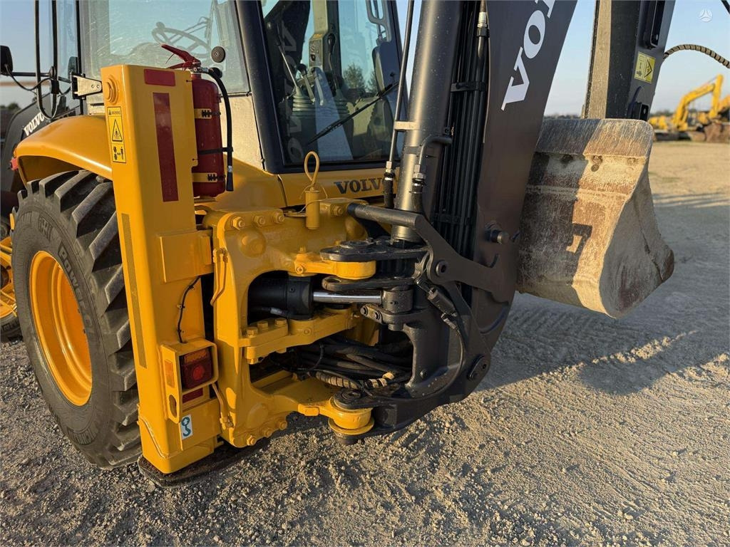 Kotrórakodó Volvo BL 71: 17 kép. Kotrórakodó Volvo BL 71: 17 kép.