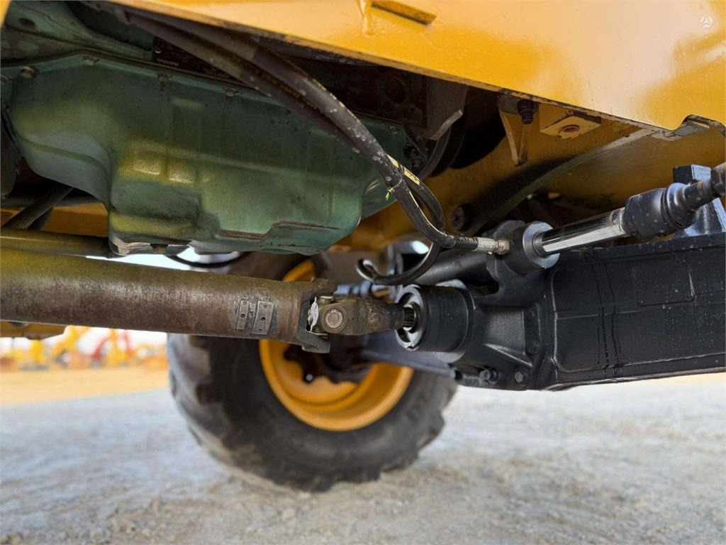 Kotrórakodó Volvo BL 71: 19 kép. Kotrórakodó Volvo BL 71: 19 kép.