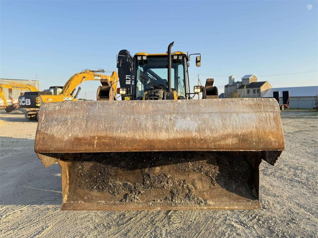 Kotrórakodó Volvo BL 71: 16 kép. Kotrórakodó Volvo BL 71: 16 kép.