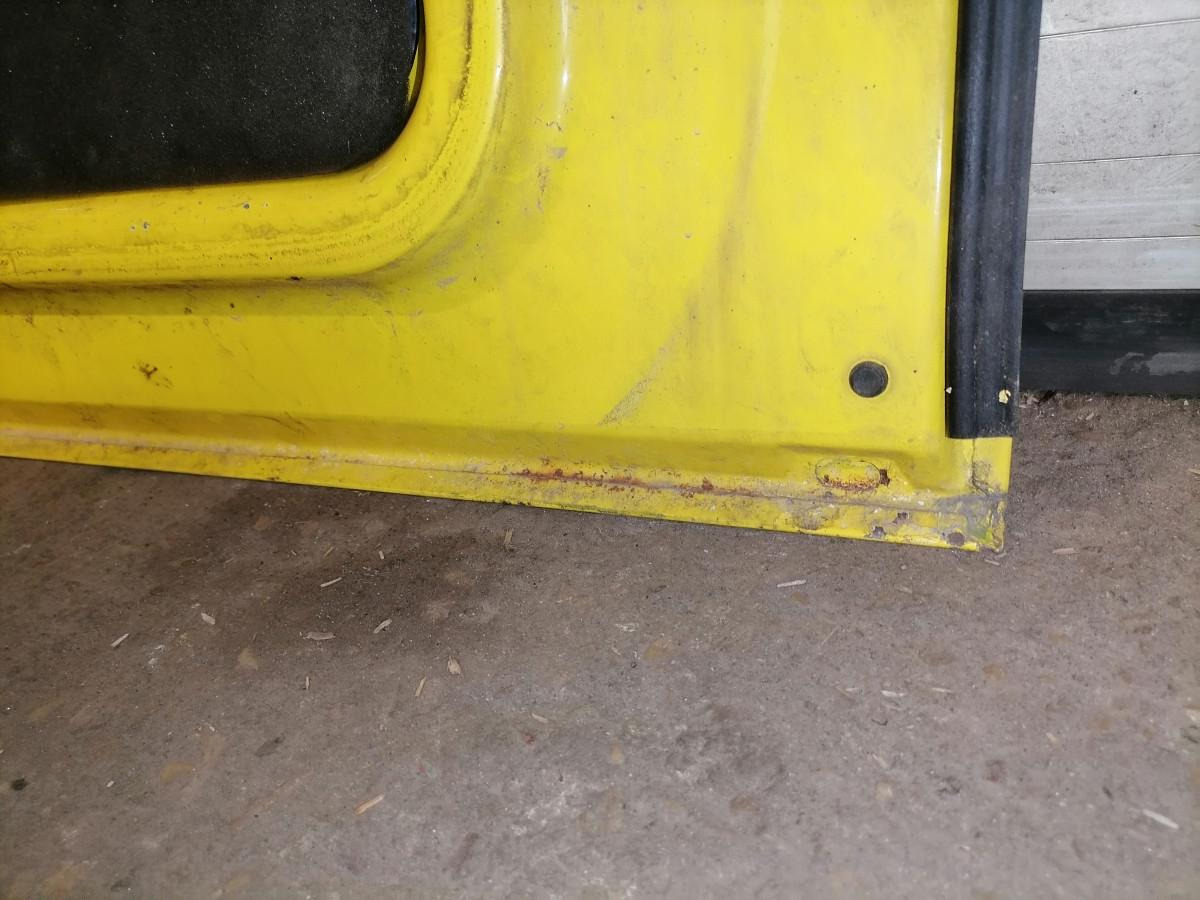 DAF Cab side door 1311495 - Univerzális alkatrész - Teherautó: 4 kép. DAF Cab side door 1311495 - Univerzális alkatrész - Teherautó: 4 kép.