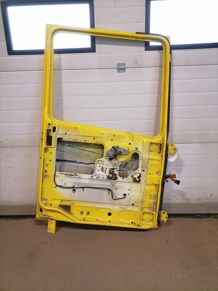 DAF Door 1676218 - Ajtó és alkatrészek - Teherautó: 5 kép. DAF Door 1676218 - Ajtó és alkatrészek - Teherautó: 5 kép.