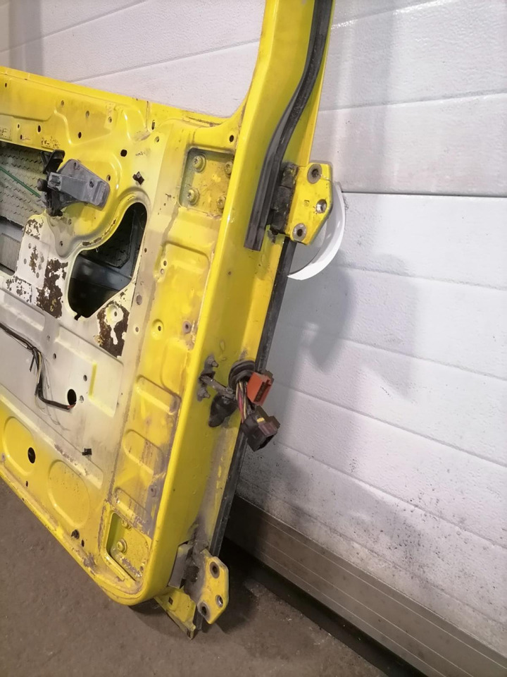 DAF Door 1676218 - Ajtó és alkatrészek - Teherautó: 3 kép. DAF Door 1676218 - Ajtó és alkatrészek - Teherautó: 3 kép.