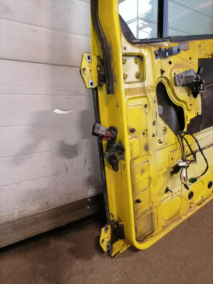 DAF Door 1676219 - Ajtó és alkatrészek - Teherautó: 5 kép. DAF Door 1676219 - Ajtó és alkatrészek - Teherautó: 5 kép.