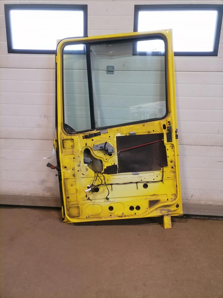 DAF Door 1676219 - Ajtó és alkatrészek - Teherautó: 4 kép. DAF Door 1676219 - Ajtó és alkatrészek - Teherautó: 4 kép.