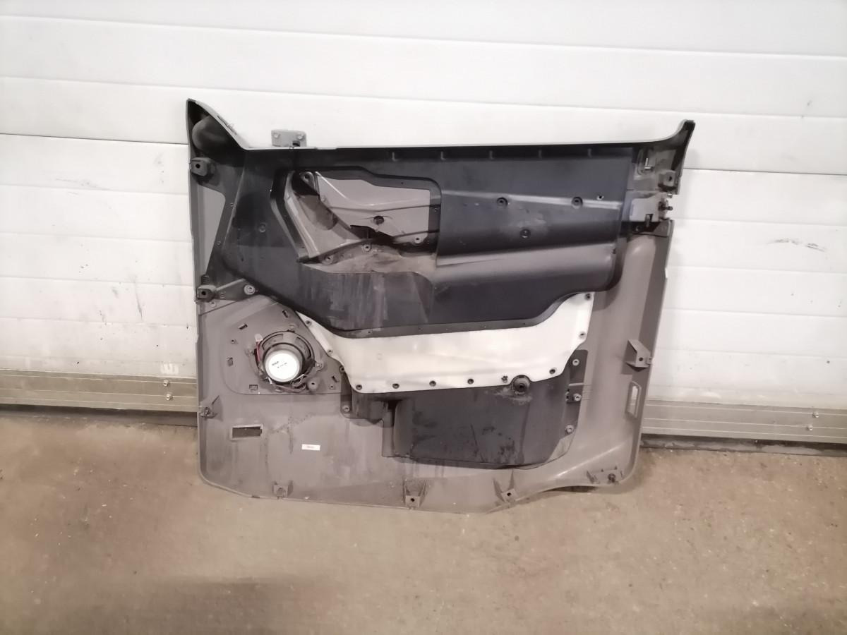 DAF Door trim panel 1665969 - Ajtó és alkatrészek - Teherautó: 4 kép. DAF Door trim panel 1665969 - Ajtó és alkatrészek - Teherautó: 4 kép.