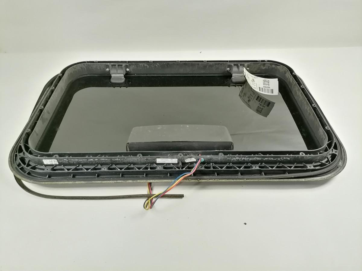 DAF Katuseluuk 1690486 - Univerzális alkatrész - Teherautó: 2 kép. DAF Katuseluuk 1690486 - Univerzális alkatrész - Teherautó: 2 kép.