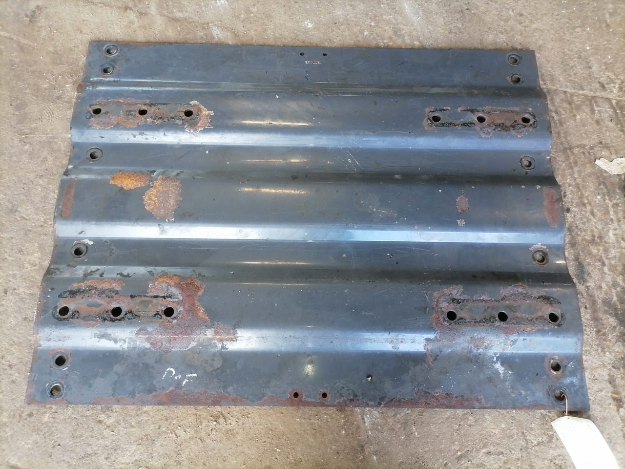 DAF Saddle plate 1377193 - Nyereg - Teherautó: 3 kép. DAF Saddle plate 1377193 - Nyereg - Teherautó: 3 kép.