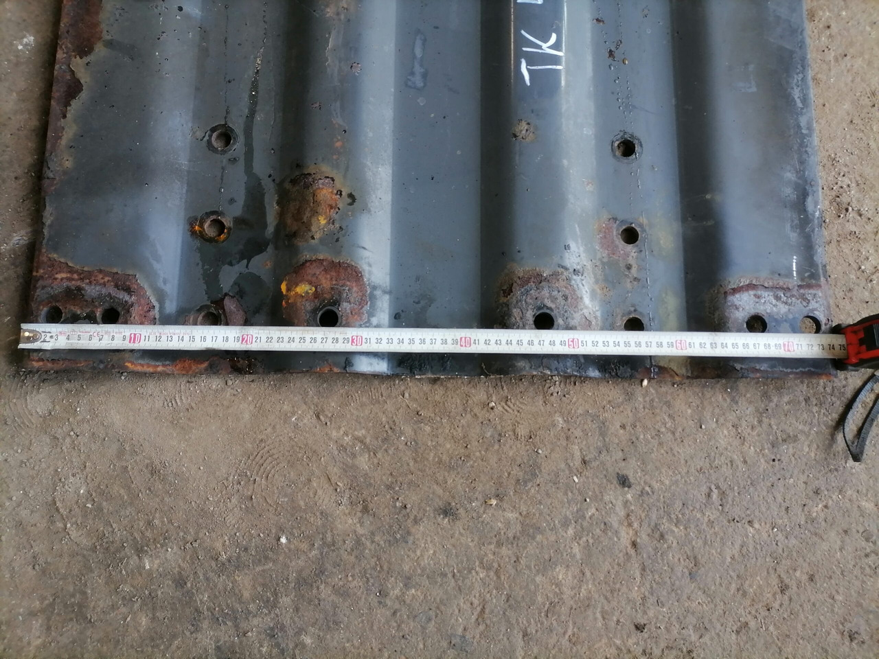 DAF Saddle plate 1377193 - Nyereg - Teherautó: 5 kép. DAF Saddle plate 1377193 - Nyereg - Teherautó: 5 kép.