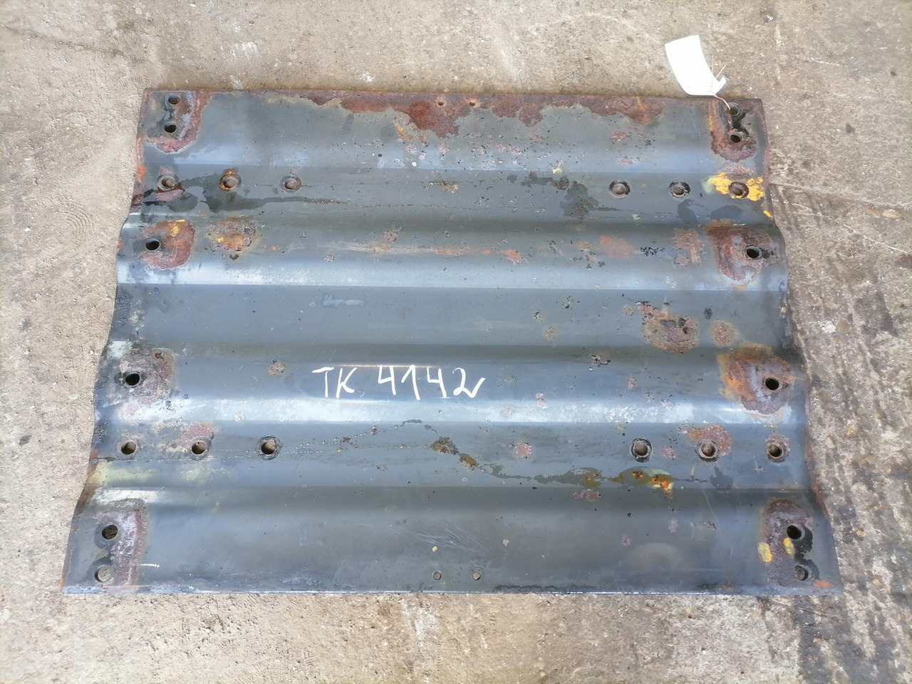 DAF Saddle plate 1377193 - Nyereg - Teherautó: 2 kép. DAF Saddle plate 1377193 - Nyereg - Teherautó: 2 kép.